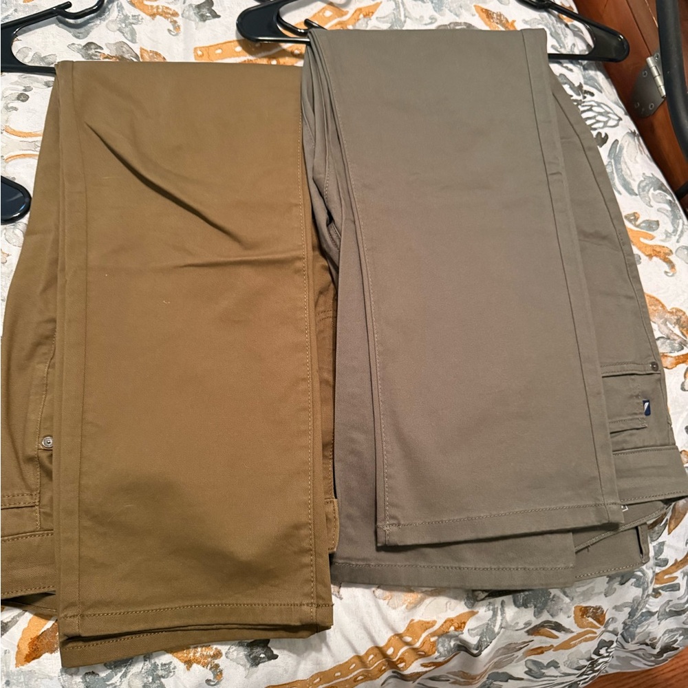 Set of 5 pairs of pants 32x30 one Polo, 2 Levi’s2 Nautical Like New Used